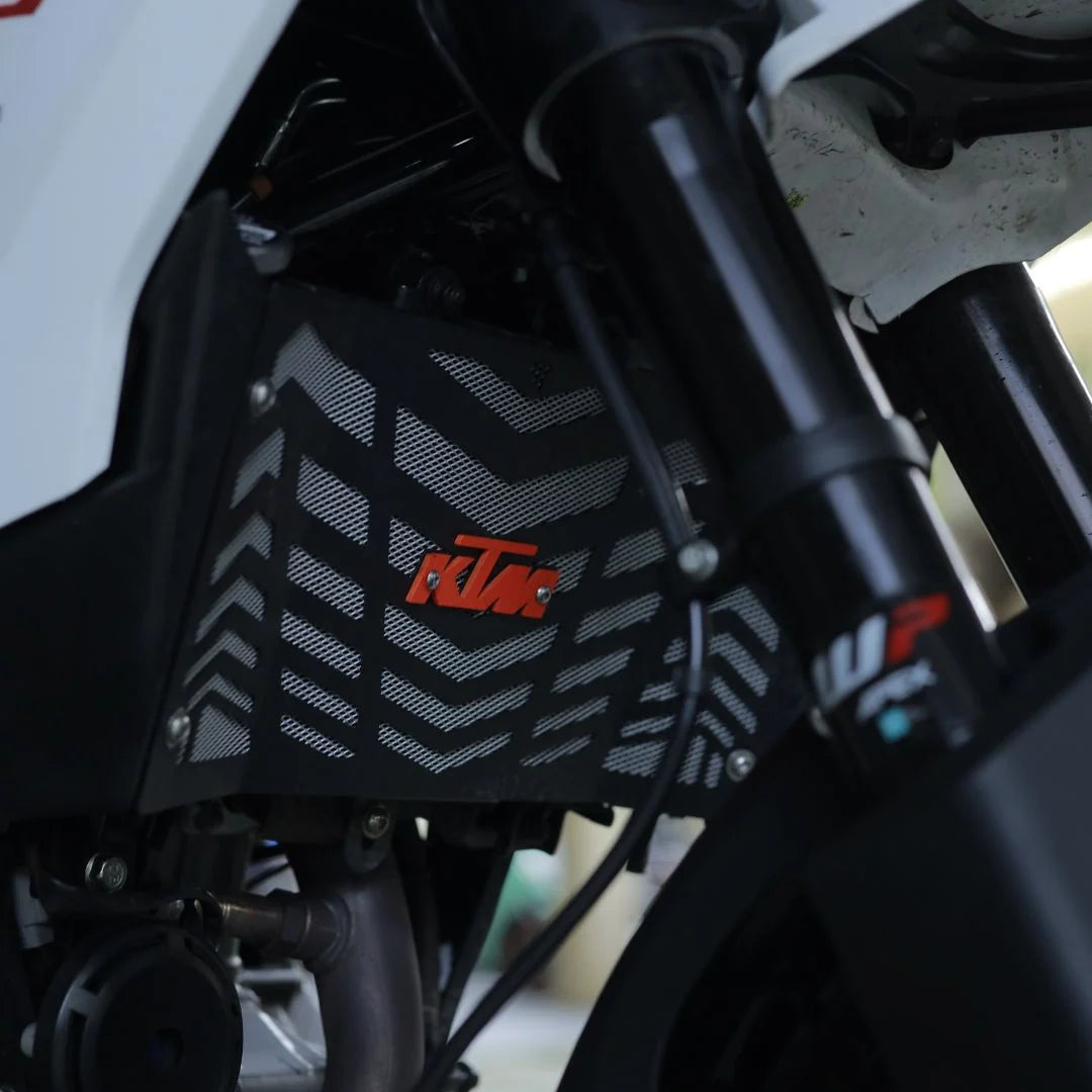 ADV 2025 250/390 RADIATOR GUARD (BLACK)