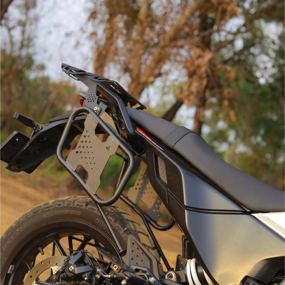 ADVENTURE 2025 250/390 SADDLE STAY WITH LUGGAGE CARRIER